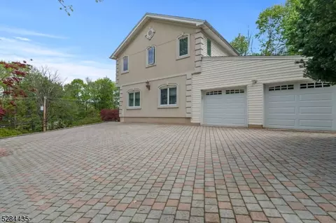 586 Terhune Dr, Wayne, NJ 07470 photo 4