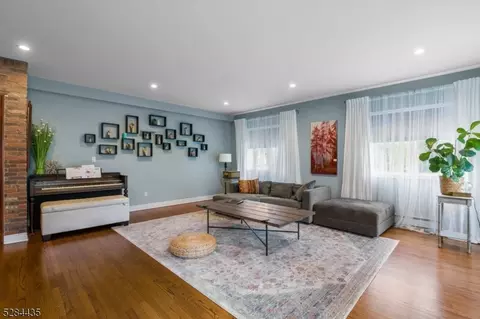 586 Terhune Dr, Wayne, NJ 07470 photo 9