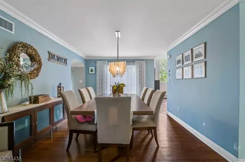 586 Terhune Dr, Wayne, NJ 07470 photo 8