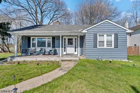 353 Hillcrest Ave, Plainfield, NJ 07062