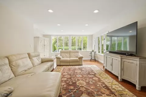 57 Lenox Rd, Wayne, NJ 07470 photo 4