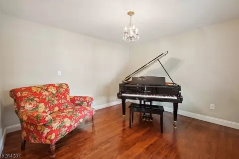 57 Lenox Rd, Wayne, NJ 07470 photo 8