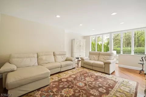 57 Lenox Rd, Wayne, NJ 07470 photo 5
