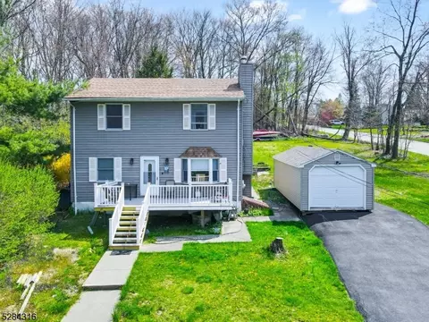 16 Cold Spring Rd, West Milford Twp, NJ 07421