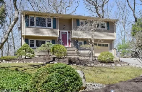 25 Sleepy Hollow Rd, Byram Twp, NJ 07821