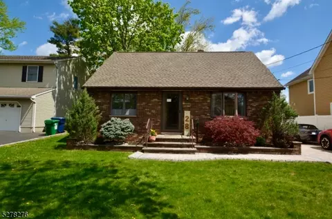 28 Ross St, Clark, NJ 07066