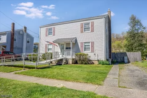 324 Ackerman Pl, Pompton Lakes, NJ 07442
