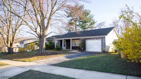 7 Atlanta Dr, Jackson, NJ 08527