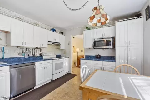 4 Deer Path, Washington Twp, NJ 07853 photo 6