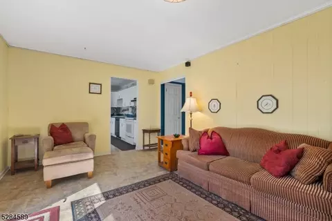 4 Deer Path, Washington Twp, NJ 07853 photo 5