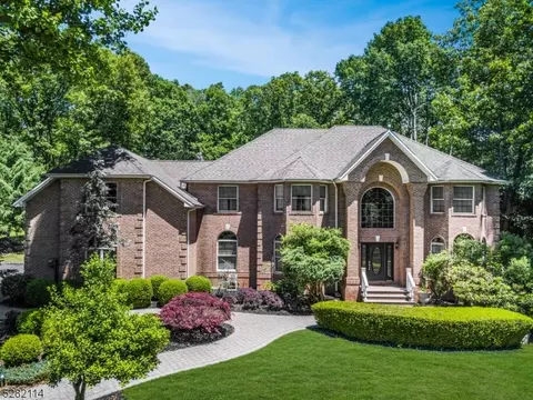 26 Linda Ter, Randolph, NJ 07869