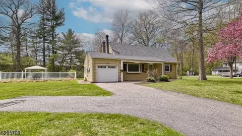 48 Evergreen Dr, Lincoln Park, NJ 07035