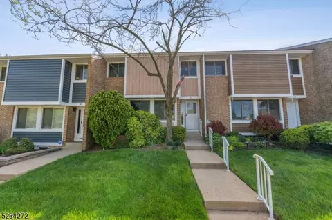 32 Bayberry Ct, Hillsborough, NJ 08844