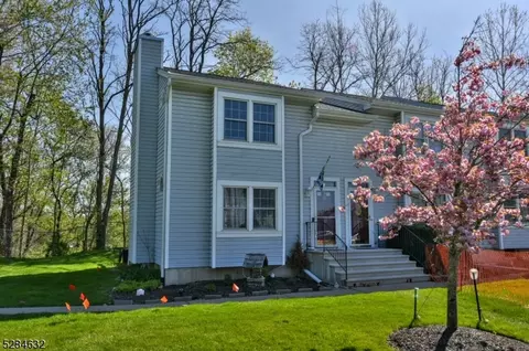 78 Village Dr, Hamburg, NJ 07419