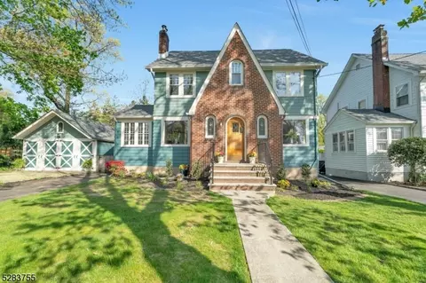 93 North Rd, Nutley, NJ 07110