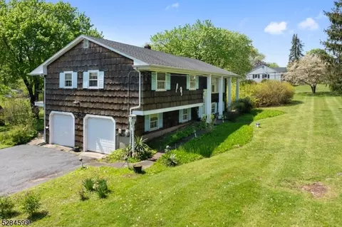 24 Craig Dr, Hillsborough, NJ 08844