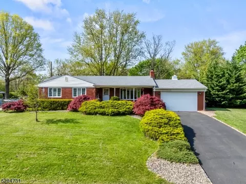 36 Buffa Dr, Franklin Twp, NJ 08873
