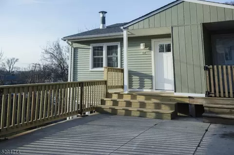 92 Swan St, Lambertville, NJ 08530