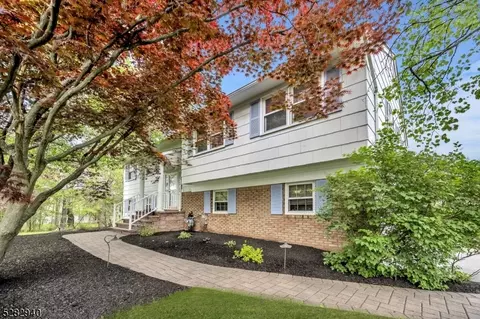 22 Piney Woods Dr, Hillsborough, NJ 08844