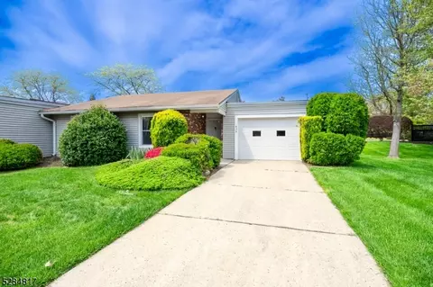 43 Catalpa Plz # A, Monroe Township, NJ 08831