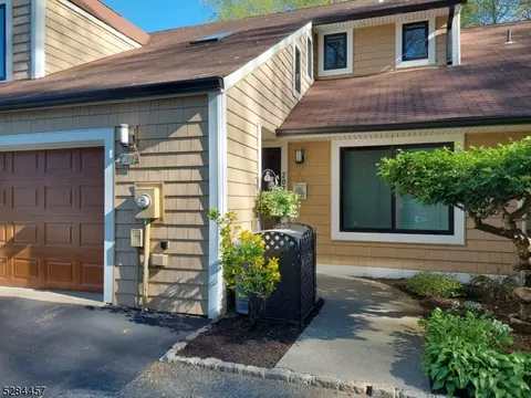 207 Joseph Ln, Mine Hill, NJ 07803