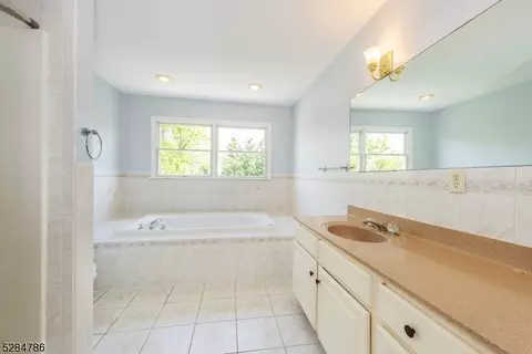 345 Hoover Ave, Edison, NJ 08837 photo 26