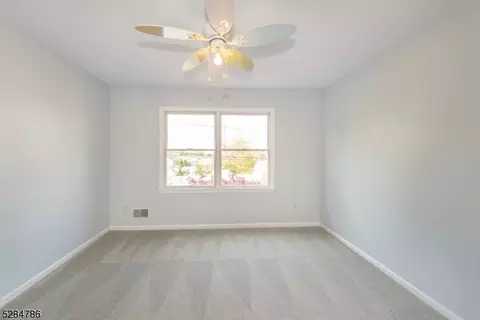 345 Hoover Ave, Edison, NJ 08837 photo 24