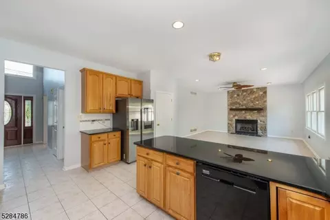 345 Hoover Ave, Edison, NJ 08837 photo 11