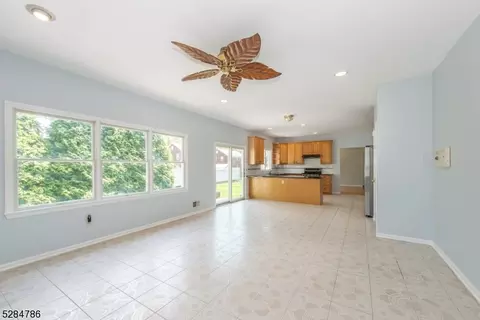 345 Hoover Ave, Edison, NJ 08837 photo 14