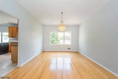 345 Hoover Ave, Edison, NJ 08837 photo 8