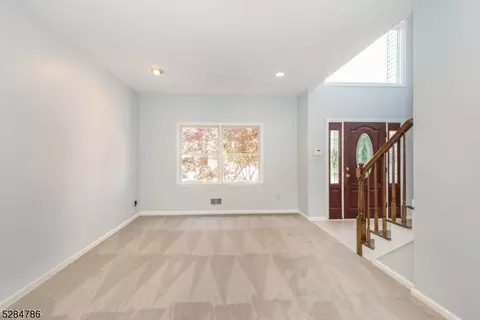 345 Hoover Ave, Edison, NJ 08837 photo 6