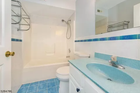 345 Hoover Ave, Edison, NJ 08837 photo 20