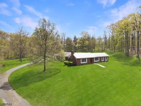 40 Long Rd, Bernards, NJ 07920