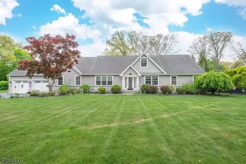 31 Tilley Ave, Pequannock Twp, NJ 07444