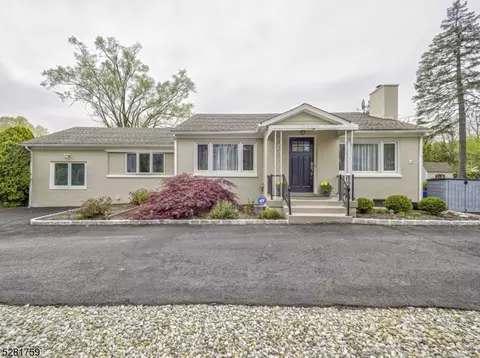 33 River Rd, Montville, NJ 07045