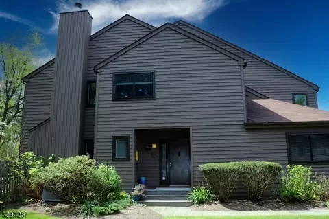 16 Rebecca Ct, Ewing Twp, NJ 08628