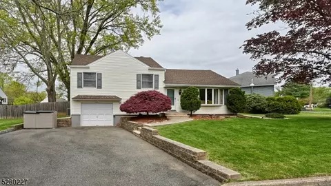 1 Jerome Pl, Wayne, NJ 07470