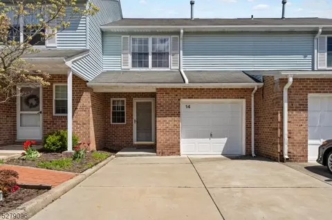 14 Matthew Ct, Lebanon, NJ 08833
