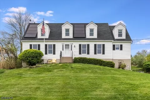10 Phillips Rd, Branchville, NJ 07826