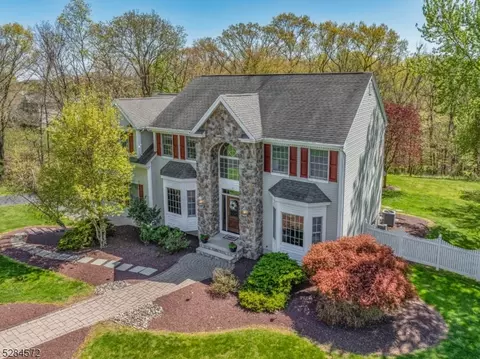 13 Parkland Dr, Milford, NJ 08848