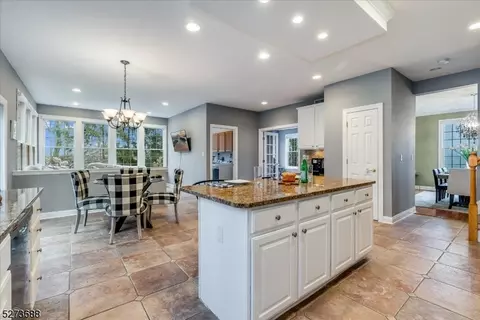 29 Vista Trl, Wayne, NJ 07470 photo 17