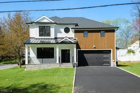 41 Ashwood Dr, Livingston, NJ 07039