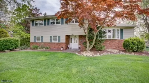 5 Gavel Rd, Sayreville, NJ 08872