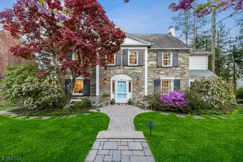 37 Crestwood Dr, Maplewood, NJ 07040