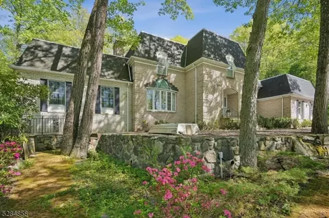 25 Ghost Pony Rd, Byram Twp, NJ 07821