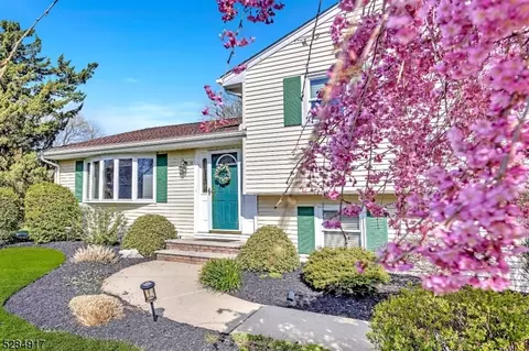 19 Craig Dr, Hillsborough, NJ 08844