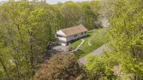 5 Alpine Rd, Hardyston, NJ 07460