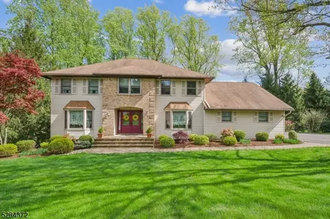 6 Concord Way, Morris Plains, NJ 07950