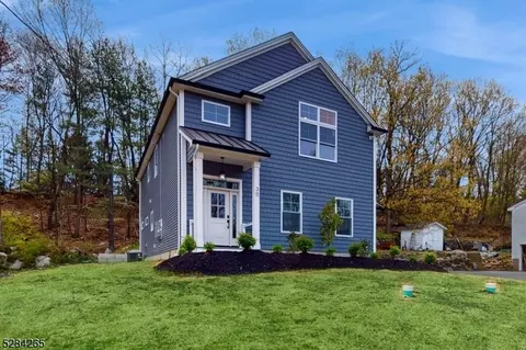 30 Maple Lake Rd, Butler, NJ 07405