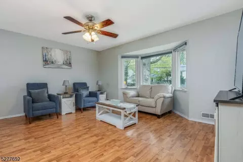 23 Meyer Rd, Edison, NJ 08817 photo 16
